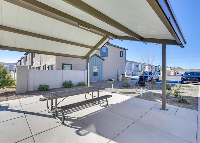 Apartment Community Pool & Hiking Trails: Red Fox Retreat 1 Phoenix