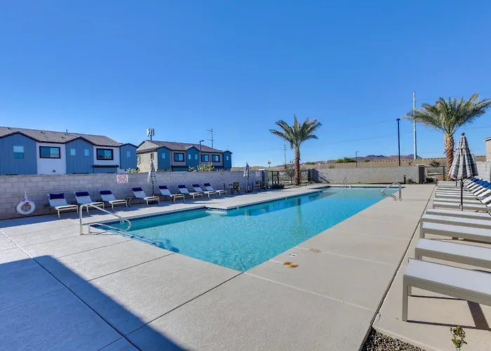 Community Pool & Hiking Trails: Red Fox Retreat 1