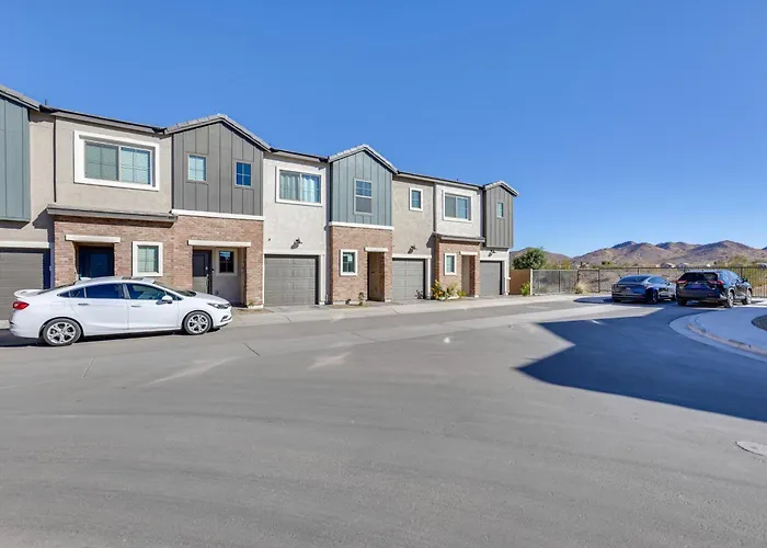 Community Pool & Hiking Trails: Red Fox Retreat 1 Apartment *