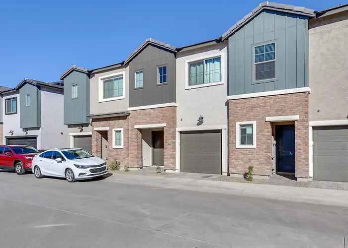Apartment Community Pool & Hiking Trails: Red Fox Retreat 1 Phoenix