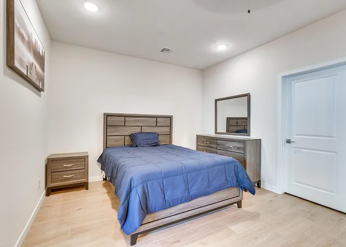 Apartment Community Pool & Hiking Trails: Red Fox Retreat 1 Phoenix