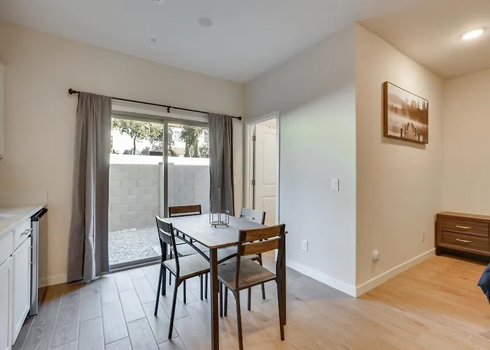 Community Pool & Hiking Trails: Red Fox Retreat 1 Phoenix