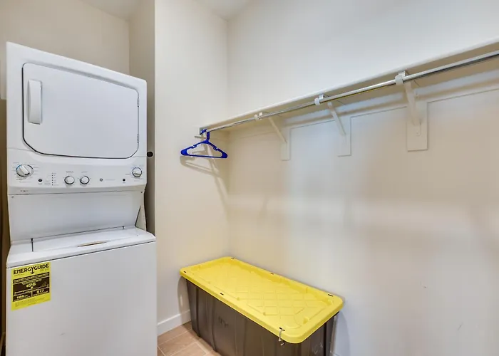 Apartment Community Pool & Hiking Trails: Red Fox Retreat 1