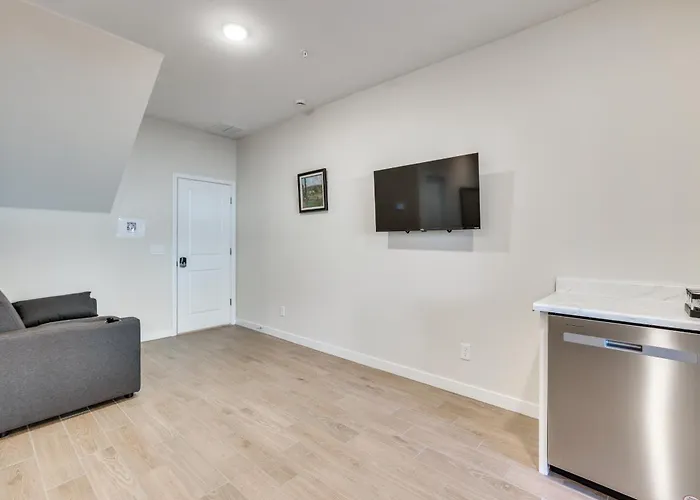 Apartment Community Pool & Hiking Trails: Red Fox Retreat 1 Phoenix